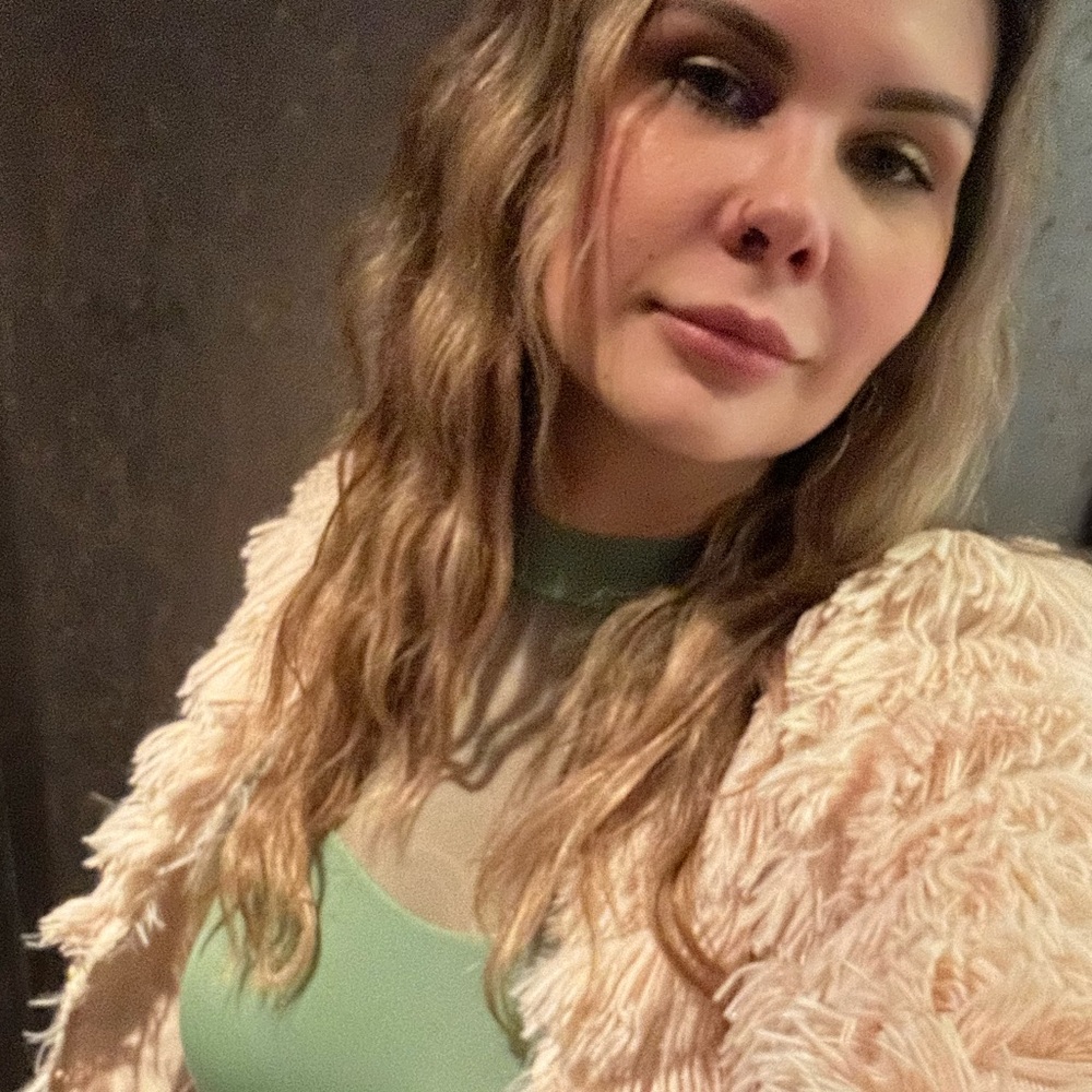 Meet your Posher, Cydney